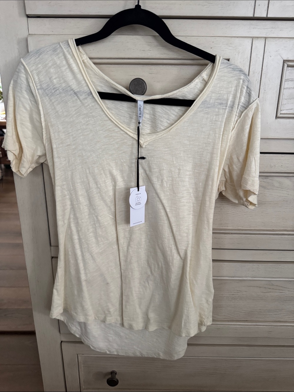 Z Supply Light Cream Short Sleeve Scoop Neck Tee